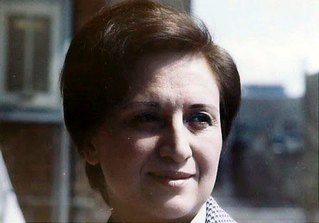 Zhinus Nemat-Mahmoudi